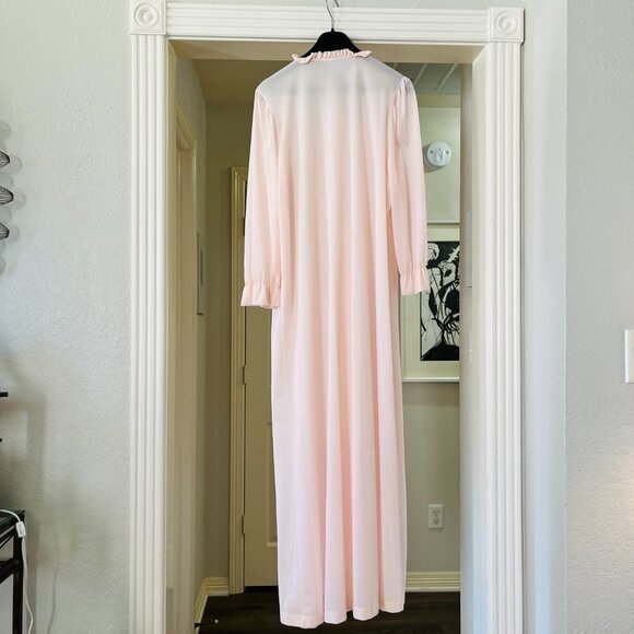 💰3/$15💰Vintage Baby Pink Sheer Peignoir dressing gown by Lorriane - Picture 5 of 17